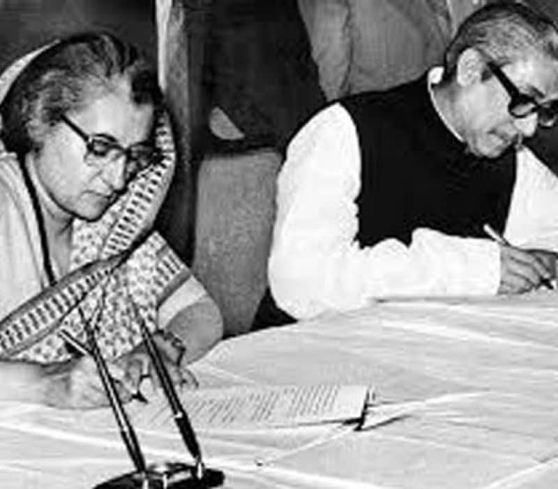 Indian-Prime-Minister-Indira-Gandhi-and-Sheikh-Mujibur-Rahman-sign-an-Indo-Bangladesh-pact